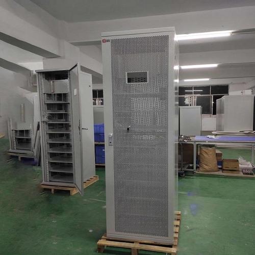 广西南宁 网络机柜生产厂家 加厚钢板 服务器机柜批发 户外通信设备柜